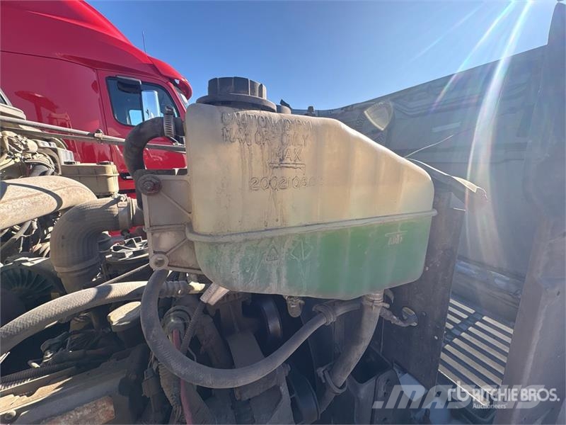 International 4700 Lastbiler med tip