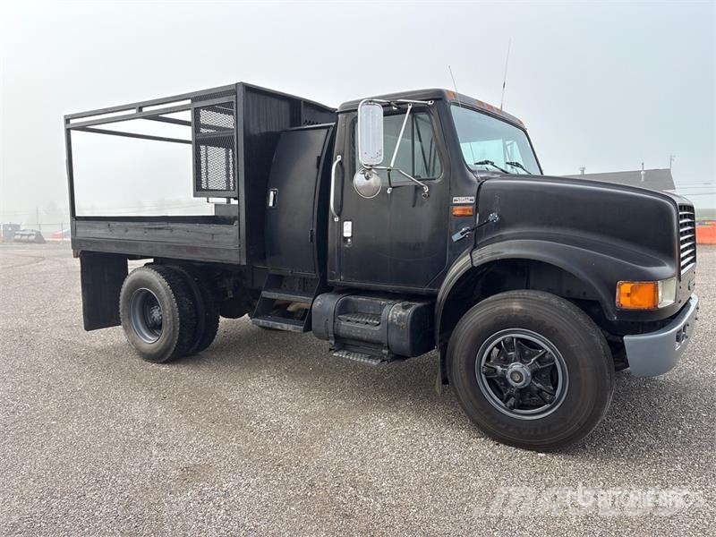 International 4700 Platte bakwagens