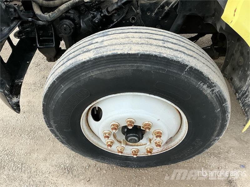 International 4700 Żurawie samochodowe