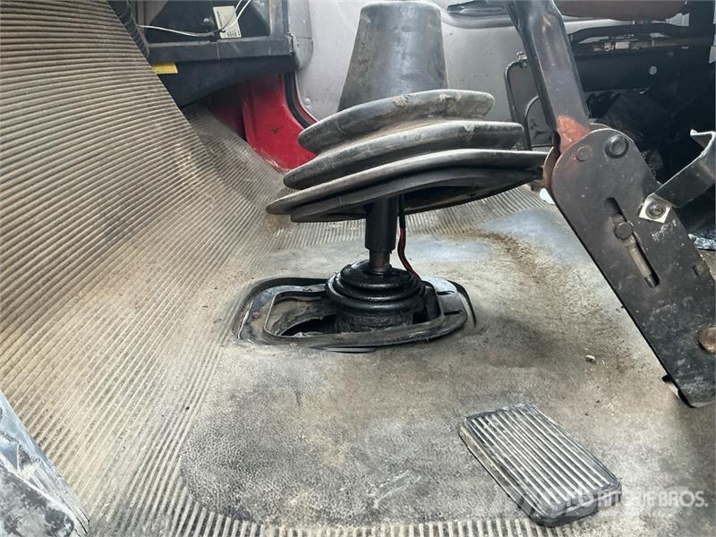 International 4700 Kranbilar