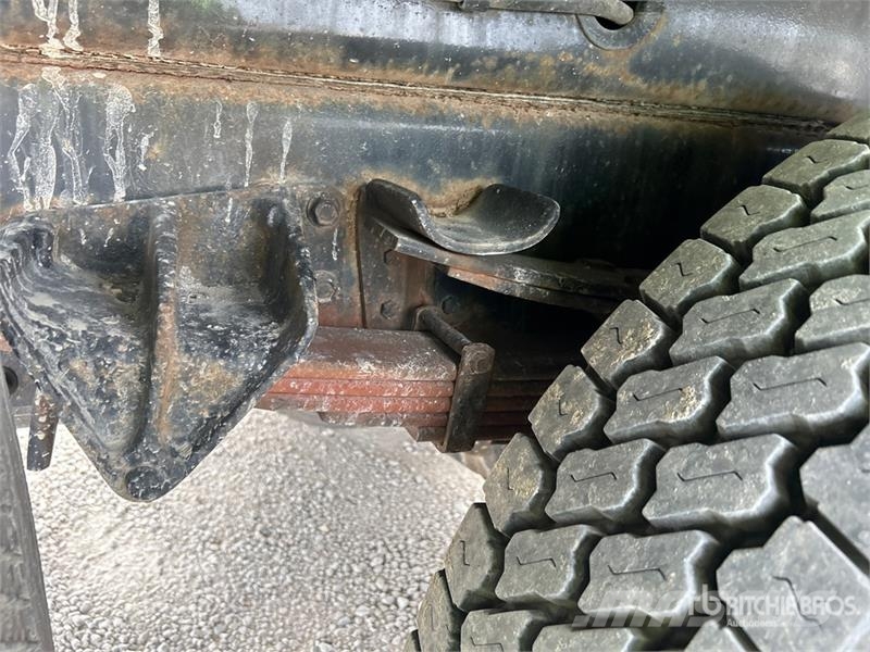 International 4700 Kranbilar