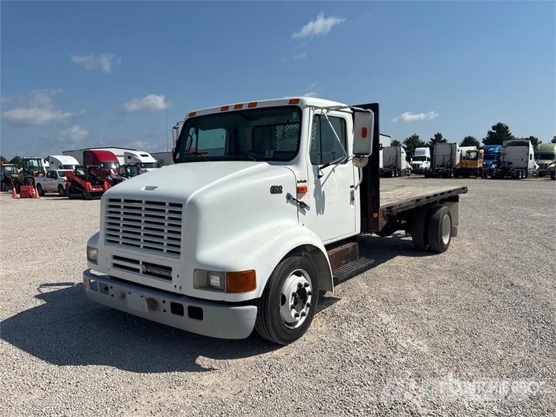 International 4700 LPX Camiones plataforma