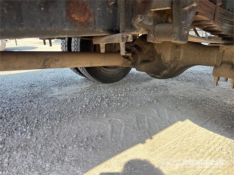International 4700 LPX Camiones plataforma