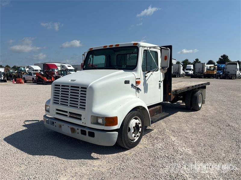 International 4700 LPX Camiones plataforma