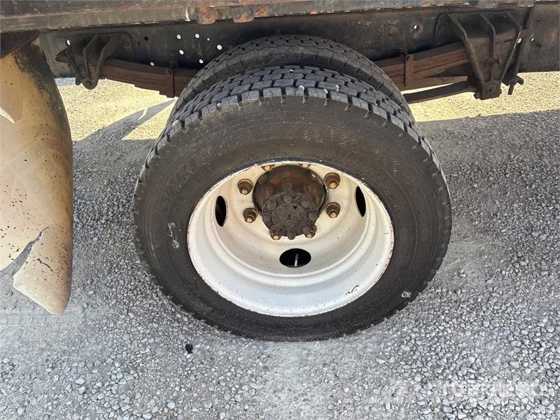 International 4700 LPX Camiones plataforma