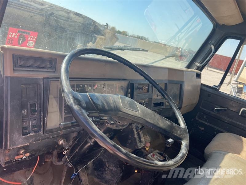 International 4800 4x4 T/A Dump Truck Kiper tovornjaki