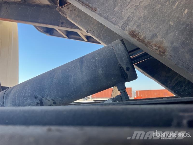 International 4800 4x4 T/A Dump Truck Kiper tovornjaki
