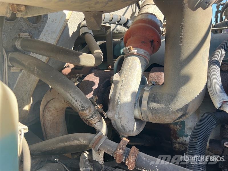 International 4800 4x4 T/A Dump Truck Kiper tovornjaki