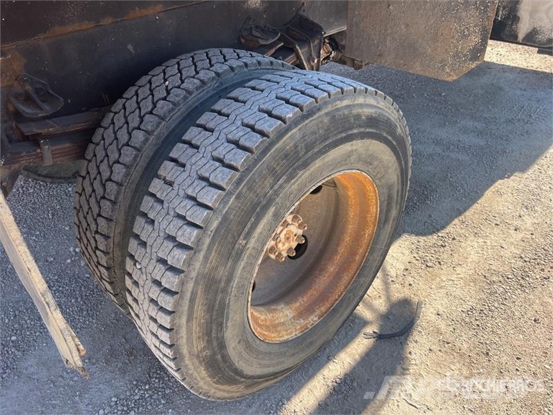 International 4800 4x4 T/A Dump Truck Kiper tovornjaki