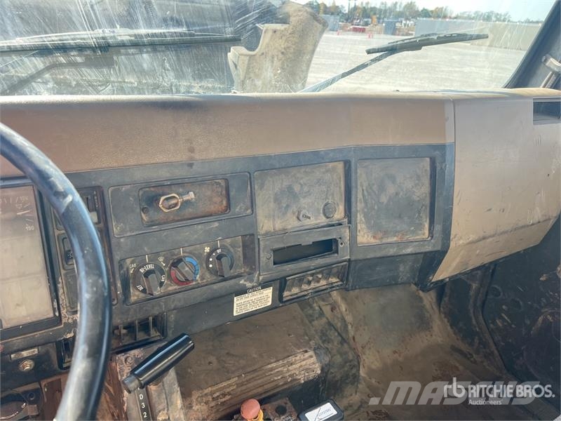 International 4800 4x4 T/A Dump Truck Kiper tovornjaki