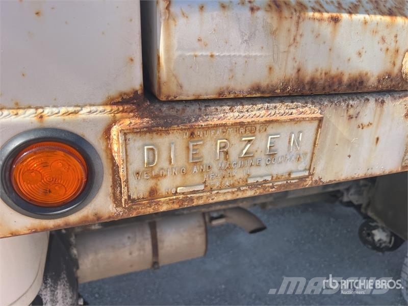 International 4800 4x4 T/A Dump Truck Kiper tovornjaki
