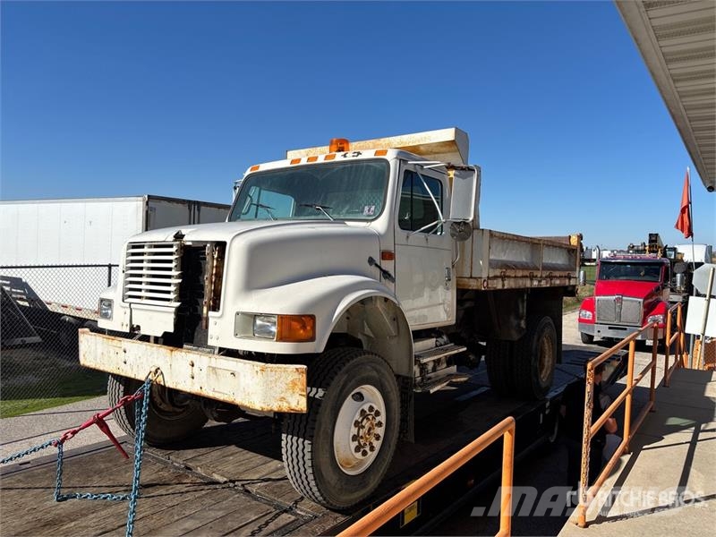 International 4800 T/A Dump Truck شاحنات قلابة