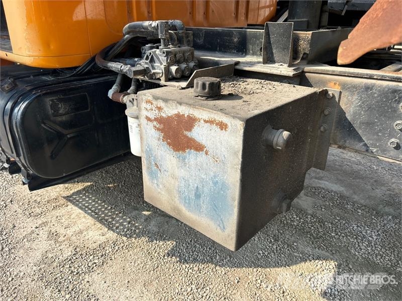 International 4900 شاحنات قلابة