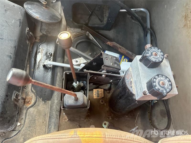 International 4900 شاحنات قلابة