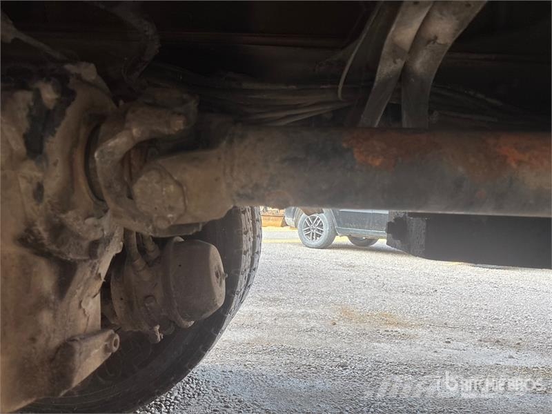 International 4900 شاحنات قلابة