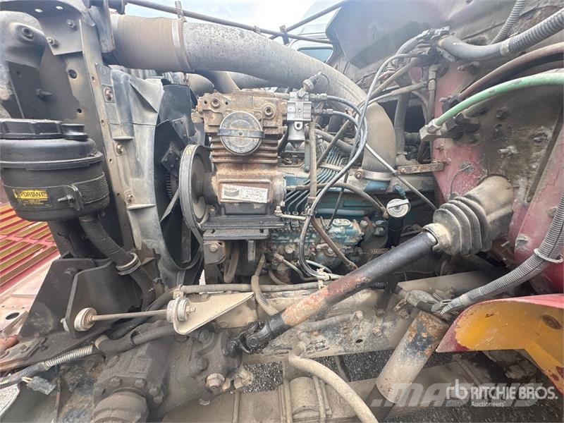 International 4900 Грузовики-Самосвалы