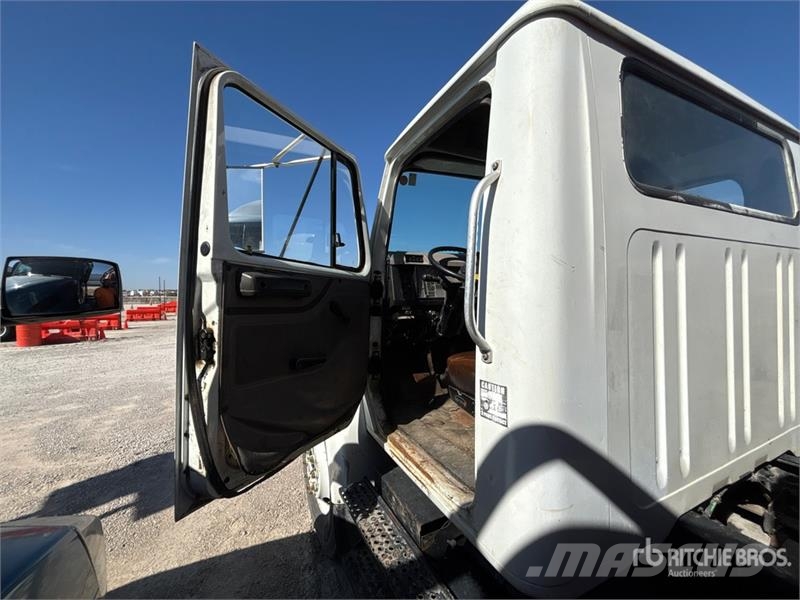 International 4900 Camiones aspiradores/combi