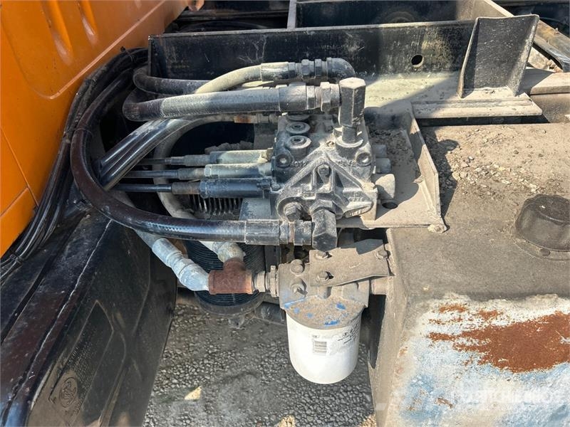 International 4900 شاحنات قلابة