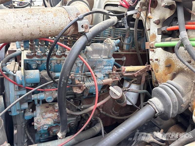 International 4900 Mobilni vrtalni tovornjaki