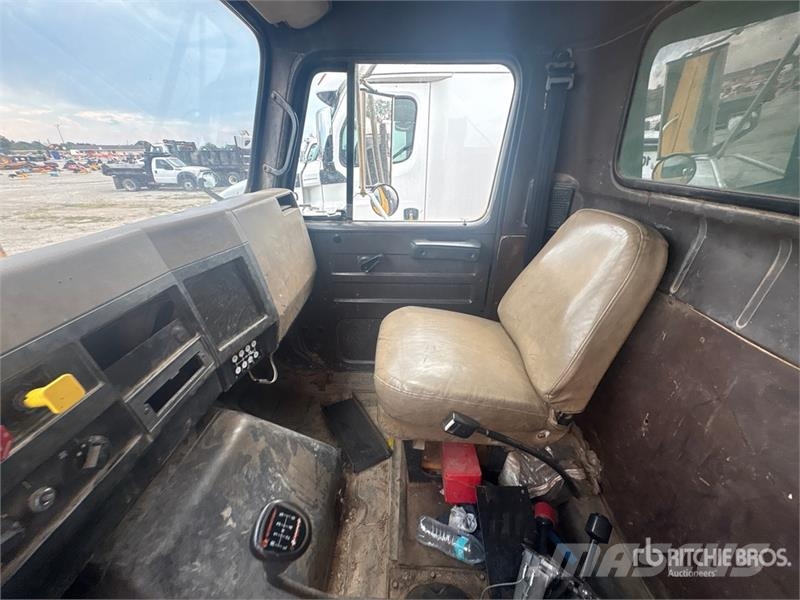 International 4900 Грузовики-Самосвалы