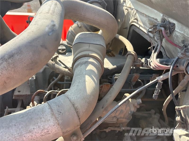 International 4900 自卸式货车