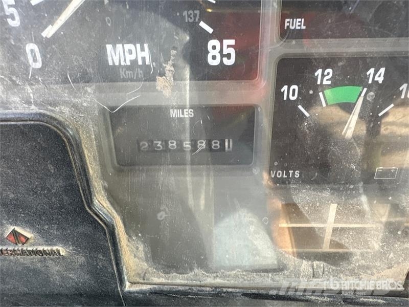 International 4900 自卸式货车