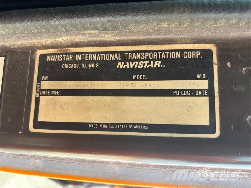 International 4900 شاحنات قلابة