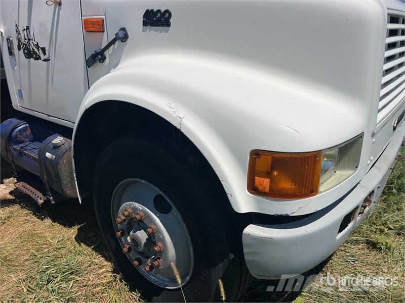 International 4900 4x2 Flatbed Water Truck Citi