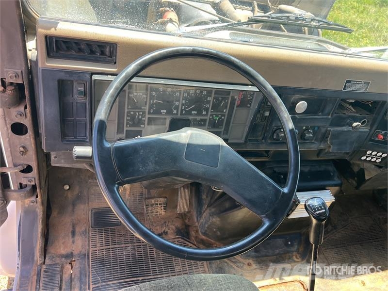 International 4900 4x2 Flatbed Water Truck Citi