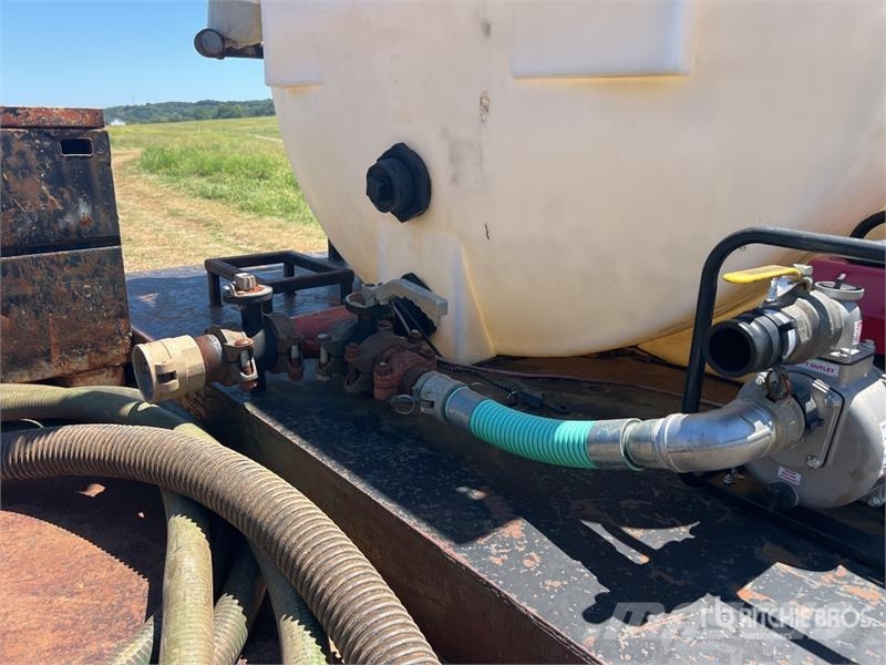 International 4900 4x2 Flatbed Water Truck Citi