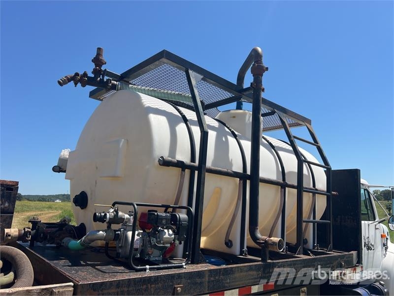 International 4900 4x2 Flatbed Water Truck Citi