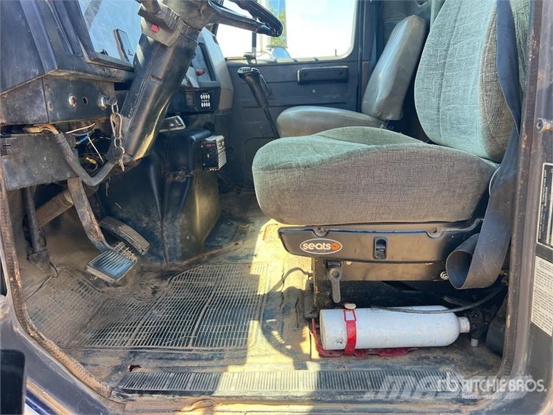 International 4900 4x2 Flatbed Water Truck Citi