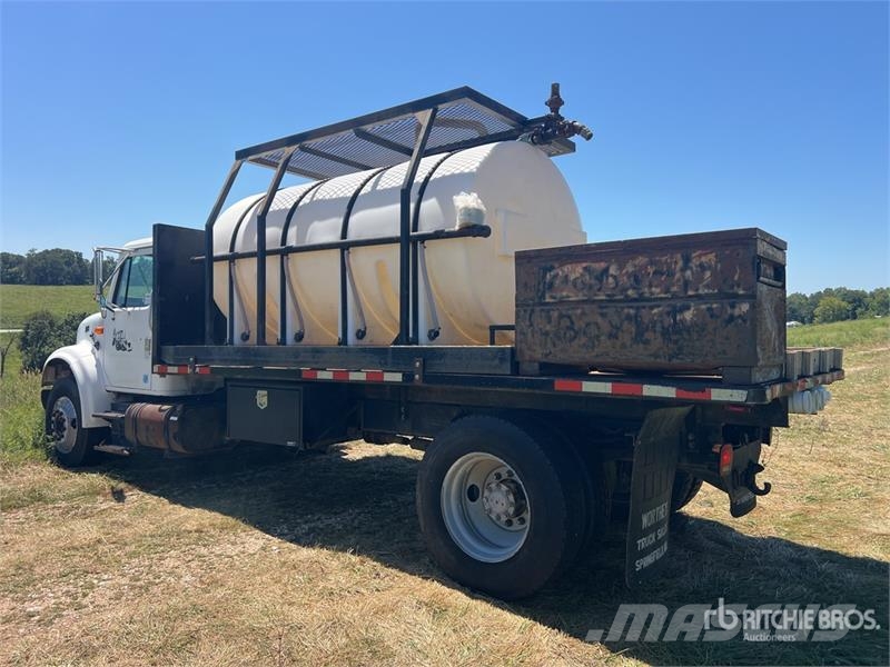 International 4900 4x2 Flatbed Water Truck Citi