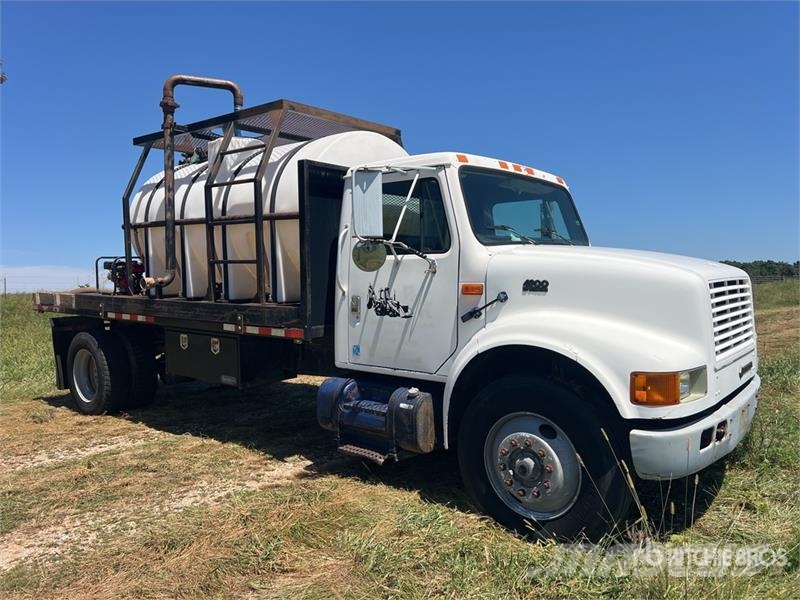 International 4900 4x2 Flatbed Water Truck Citi