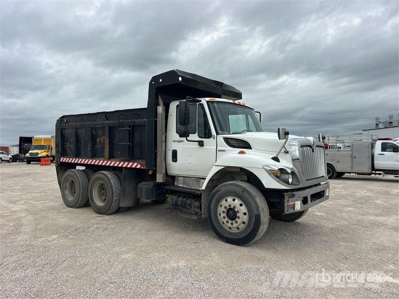 International 7400 Tippbilar