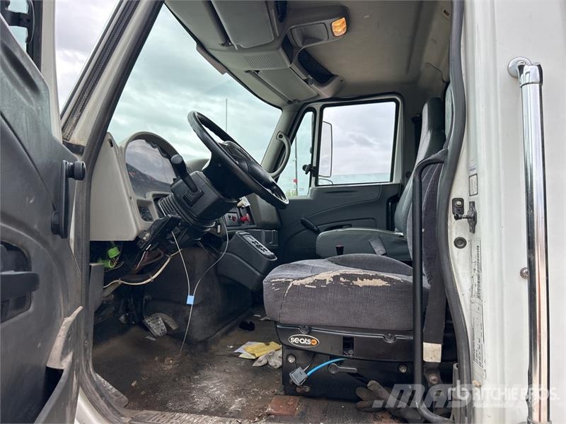 International 7400 Tippbilar