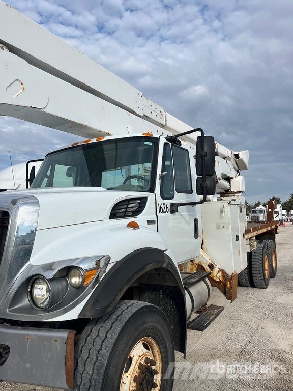 International 7400 Bucket Truck Plataformas aéreas montadas em caminhão