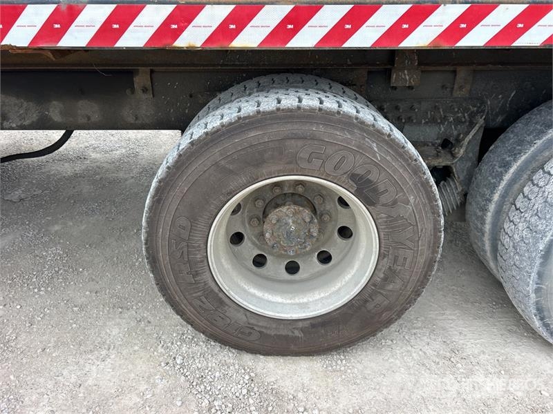 International 7400SBA Savivarčių priekabų vilkikai