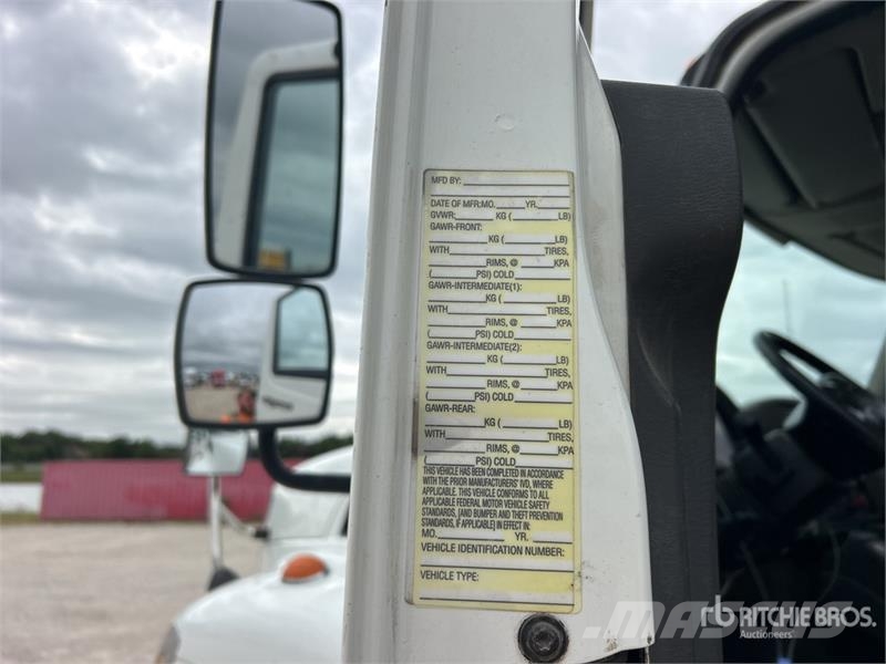 International 7400SBA Savivarčių priekabų vilkikai