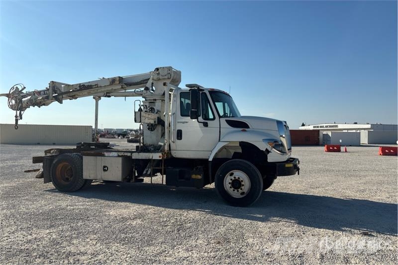 International 7500 Mobiele Boorinstallatie