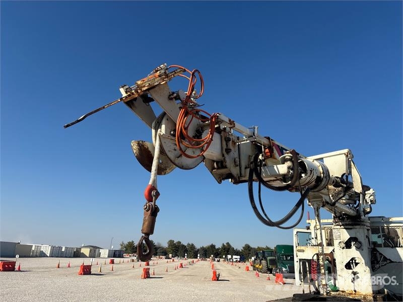 International 7500 Mobiele Boorinstallatie