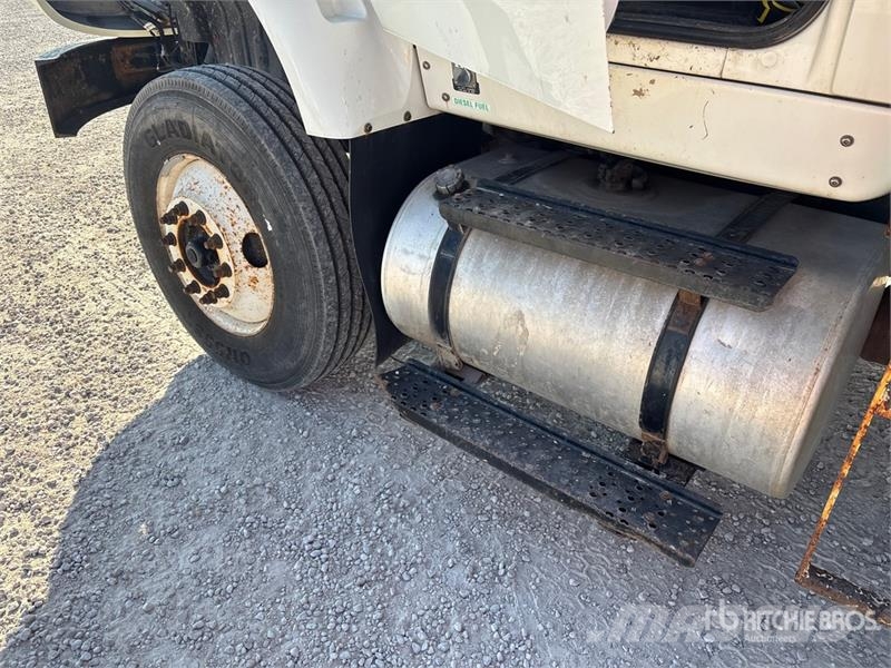 International 7500 Mobiele Boorinstallatie