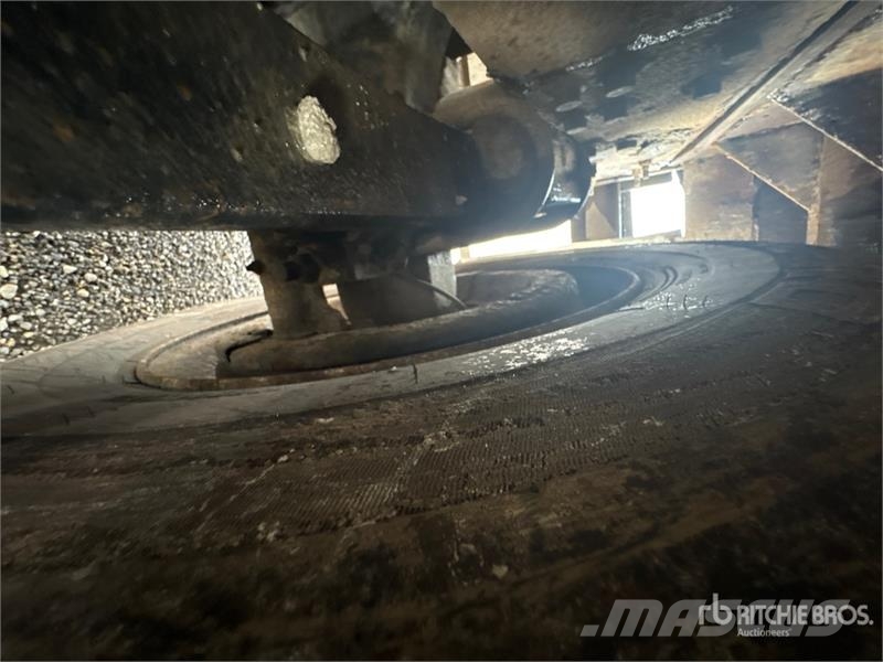 International 7500 Plošinové nákladné automobily/nákladné automobily so sklápacími bočnicami