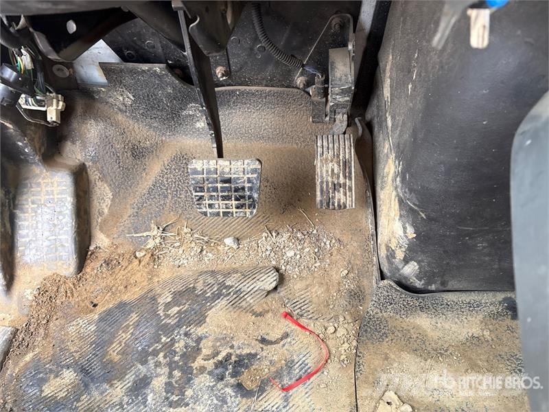 International 7500 Plošinové nákladné automobily/nákladné automobily so sklápacími bočnicami