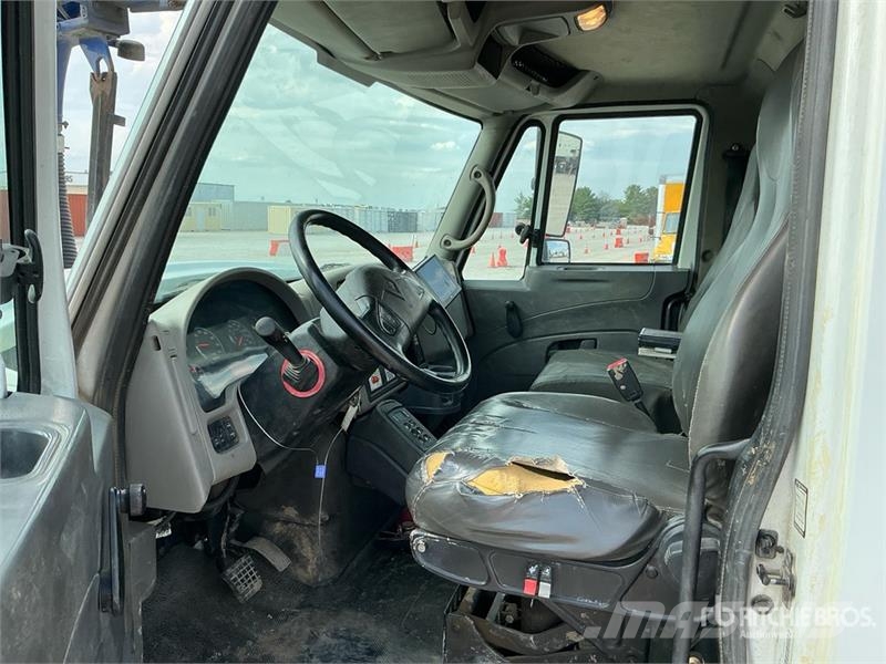 International 7500 Αποφρακτικά οχήματα