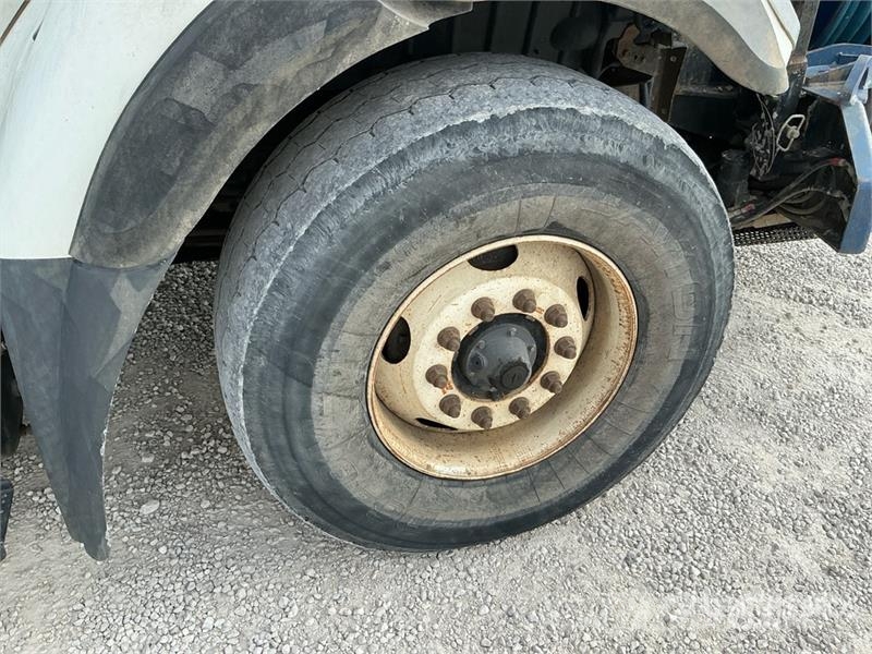 International 7500 Αποφρακτικά οχήματα