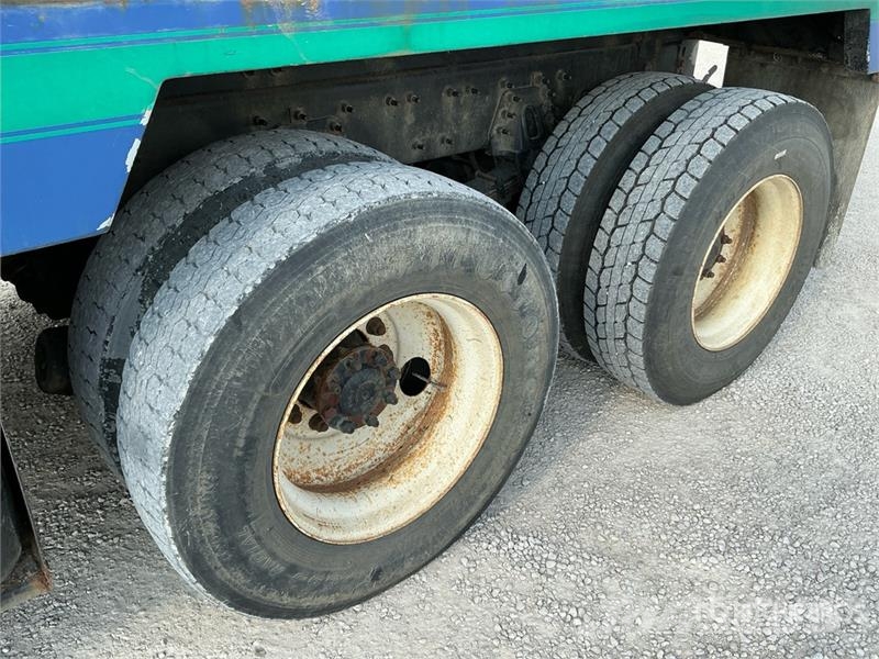 International 7500 Αποφρακτικά οχήματα