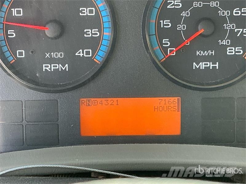 International 7500 Αποφρακτικά οχήματα