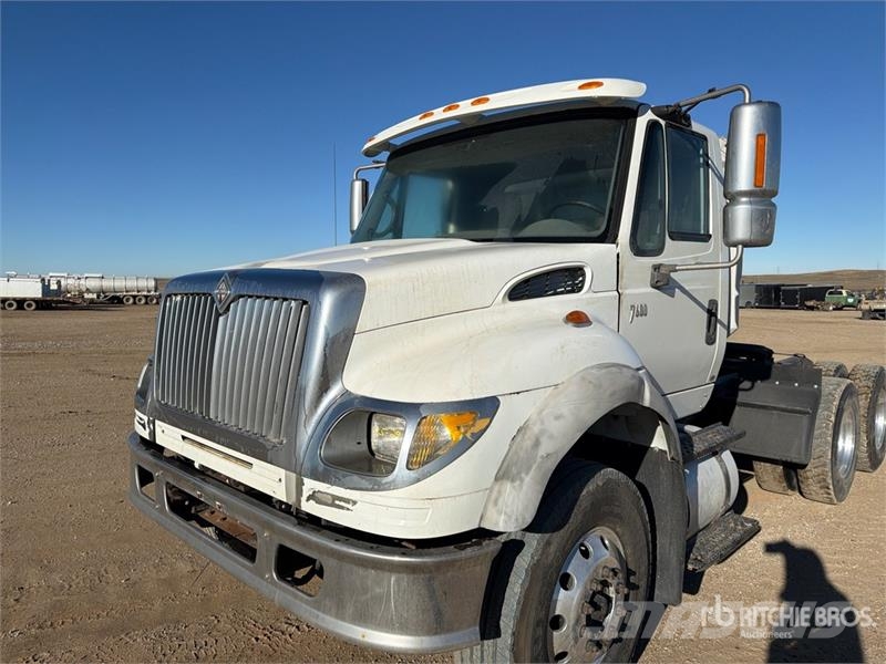 International 7600 Autotractoare