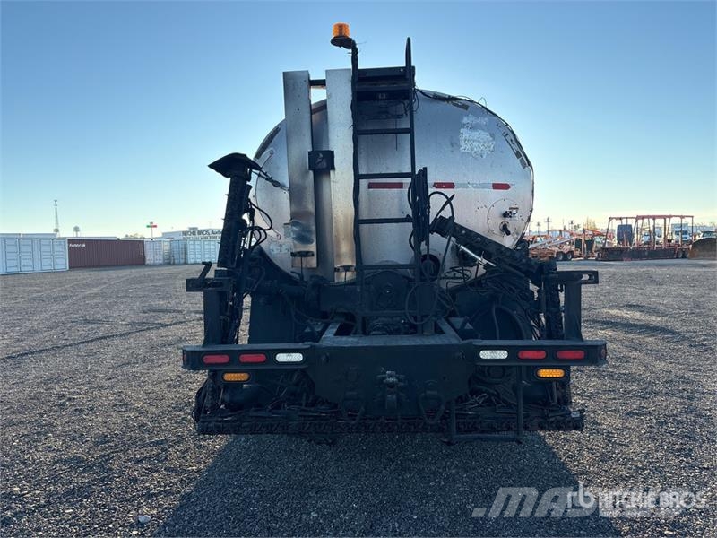 International 7600 شاحنات ذات صهاريج
